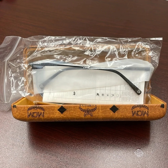 MCM blue cat eye ladies sunglasses - Picture 2 of 6